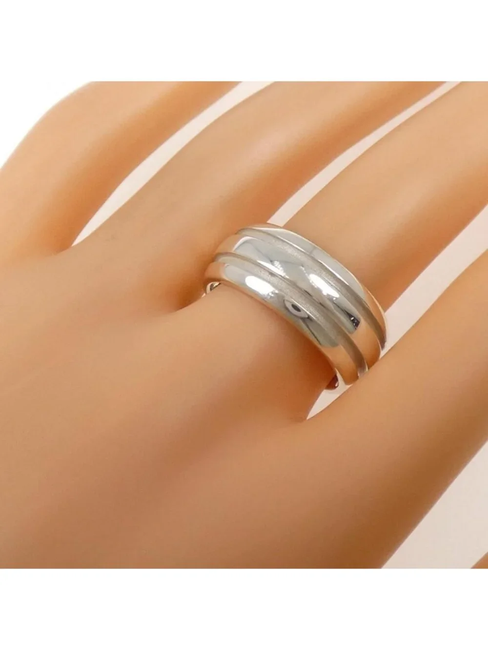 Tiffany & Co Atlas Ring